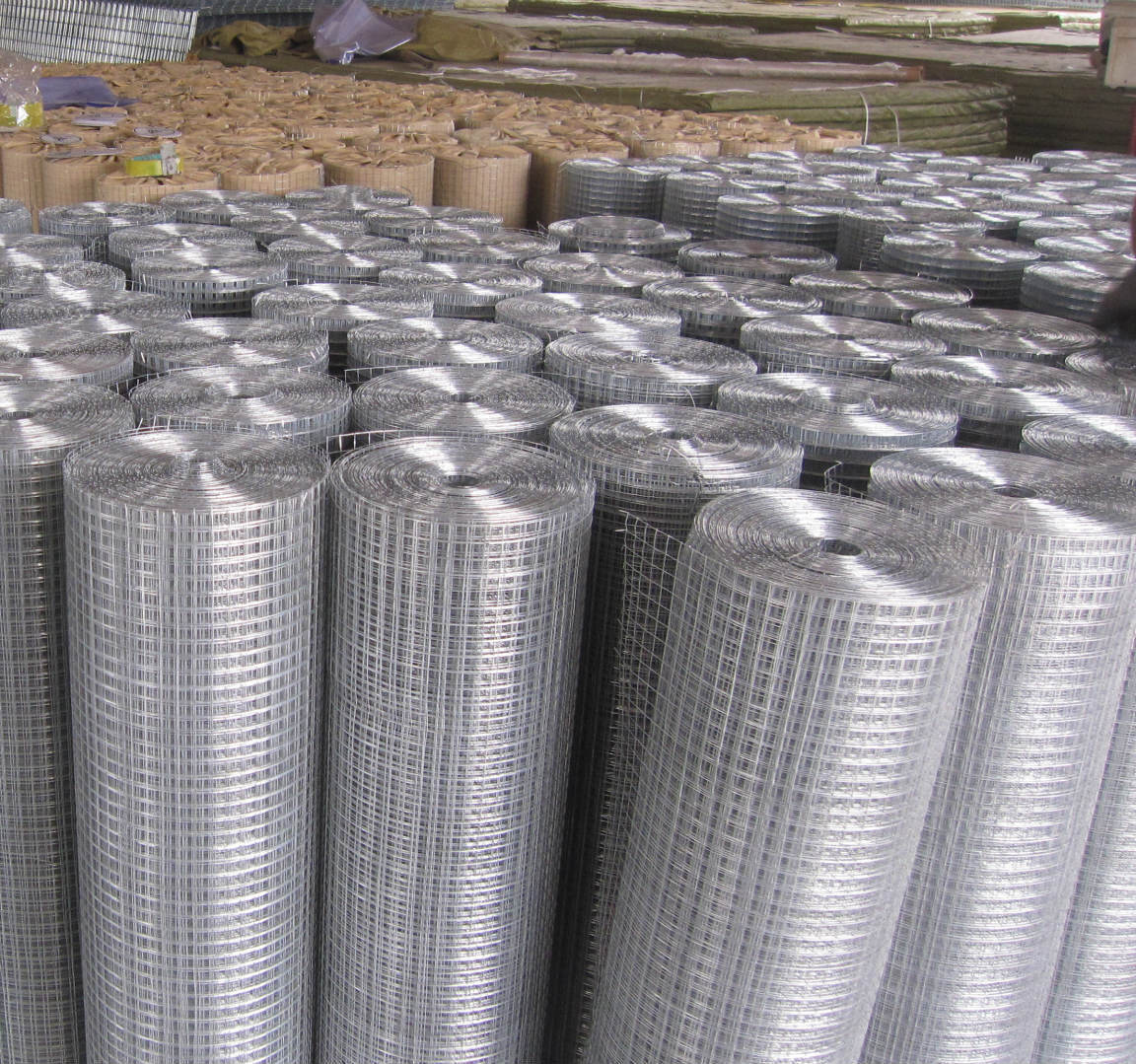 Hot Dipped Galvanized Welded Wire Mesh thumbnail 2